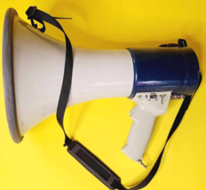 UNTESTED RADIOSHACK GENEXXA POWER HORN MEGAPHONE LOUD HIGH-POWER OUTDOOR  - $543.35 MXN