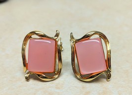 Coro Pink Gold Tone Clip On Earrings 1&quot; - £7.88 GBP