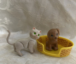 Vtg 1980’s Barbie Beauty Dog Puppies &amp; Fluff Cat Kitten Lot Accessories ... - $19.75