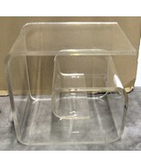 1960&#39;s Postmodern Lucite Curved Wave Side Table  - $9,169.65 MXN