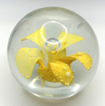 Vintage Glass Daffodil Paper Weight U258/25 - £31.85 GBP