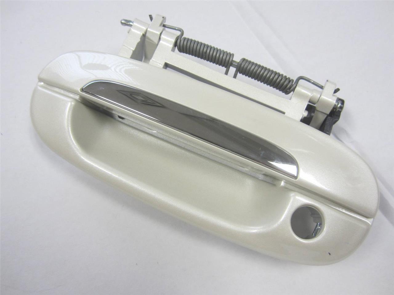 OEM Cadillac CTS DTS Driver Side Left LH Front Door Outside Handle Exterior 800J - £16.07 GBP