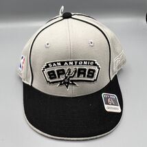 San Antonio Spurs Hat Child Boys 6 3/4 Gray Black Reebok NBA Fitted Cap New - €10,51 EUR