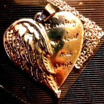 Gorgeous vintage angel wing heart necklace - £35.03 GBP