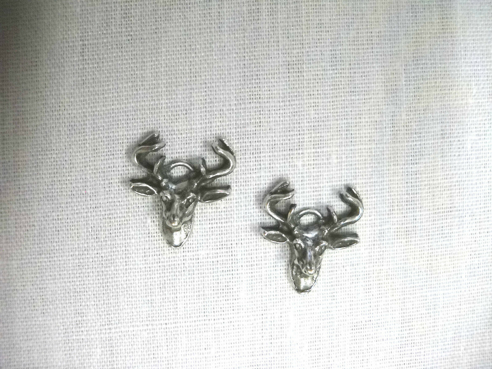 PEWTER WHITETAIL BUCK / TROPHY DEER BUST FRONT VIEW DANGLING WILDLIFE EARRINGS