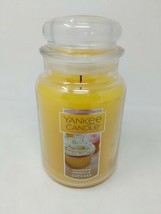 Yankee Candle Vanilla Cupcake Large 22oz Jar Scented Candle - £15.86 GBP
