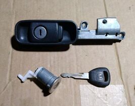 99 03 ACURA TL 01 02 03 CL GLOVE BOX HANDLE LATCH LOCK + REAR STORAGE W/... - $33.12 CAD