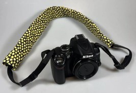 Nikon D D3000 10.2MP Digital SLR Camera - Black (Body Only) CRACKED SCRE... - £31.47 GBP