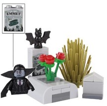 Halloween Scene Gifts Mini Bricks Toys For Kids Cemetery Tombstone Pumpk... - £6.98 GBP