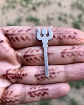 Pure Silver Hindu Religious Lord Shivas Trishul Trident 0.75 gm 4cm Free... - €14,55 EUR Pure Silver Hindu Religious Lord Shivas Trishul Trident 0.75 gm 4cm Free... - €14,55 EUR