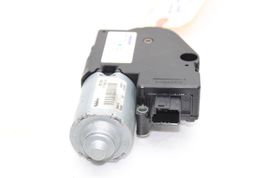 09-15 BMW 750LI Sunroof Motor F2732 image 4