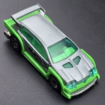 Hot Wheels Flight  03 Toy Car Die Cast 2002 Green Flames Made In Thailand - £7.86 GBP