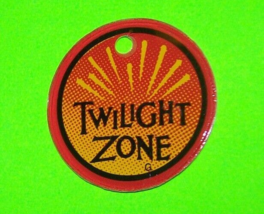 The Twilight Zone Pinball Machine Keychain 1993 Original UNUSED Promo Pl... - $11.40