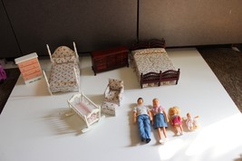 Vtg Horseman doll house Family Figures w bedroom nursery furniture baby crib - £34.27 GBP