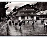 RPPC Mucche Walking Down Street Vista Zermatt Svizzera Cartolina S13 - $19.29
