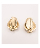 Vintage Barclay Gold-Tone Leaf Clip Earrings 1” Double Layer Smooth Finish - $311.37 MXN
