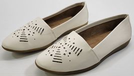 *E) Women A2 Aerosoles Trend Right Laser Cut White Loafer Flat Shoes Siz... - $9.89