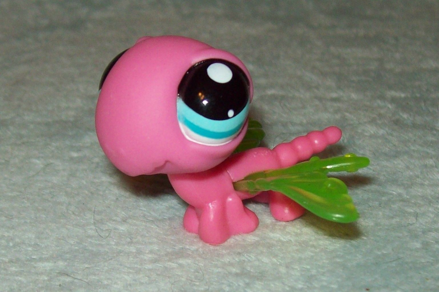 Littlest Pet Hot Pink Dragonfly Horse fuzzy pink hair Choc Pomeranian Ch... - $4.00