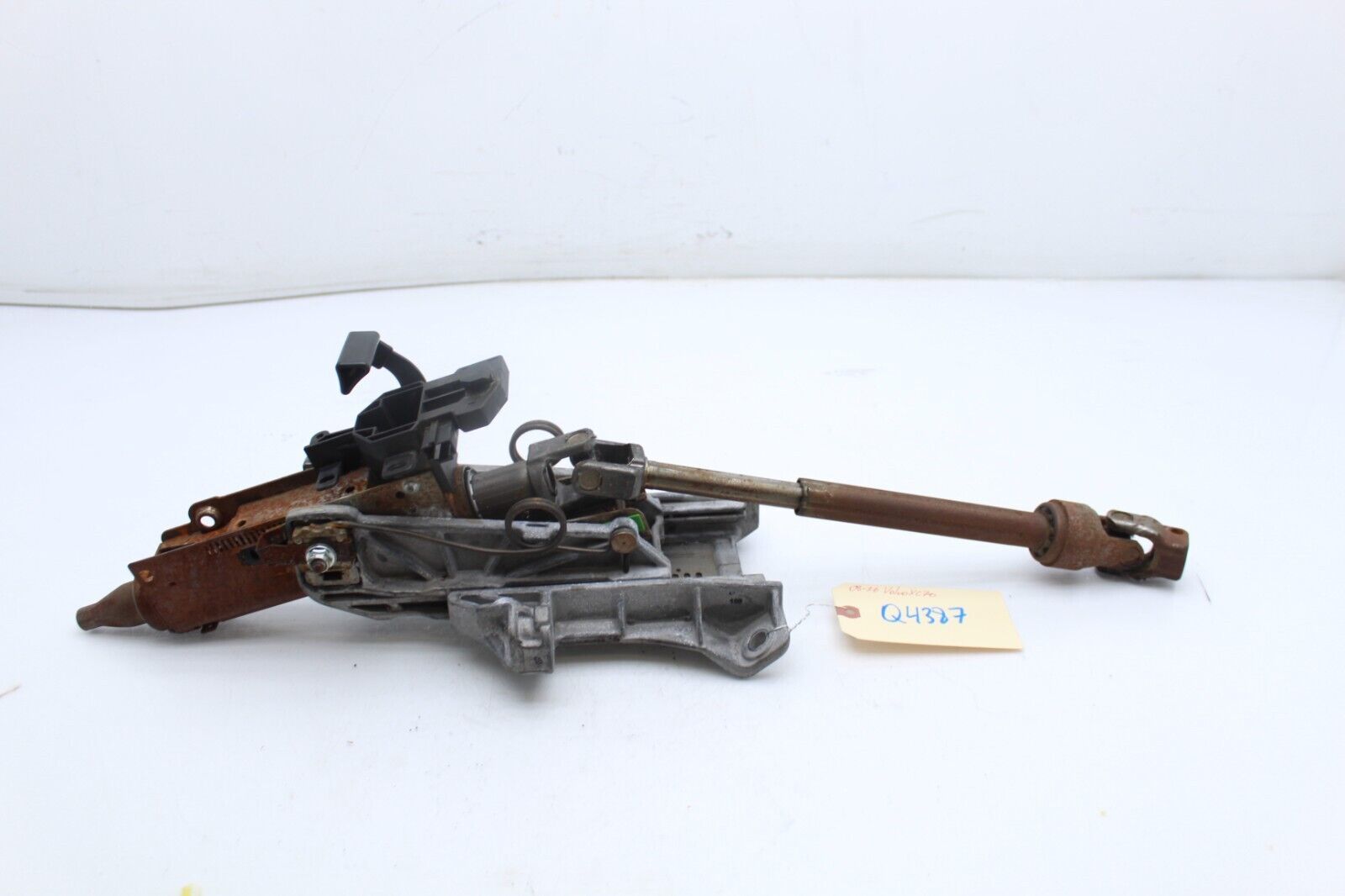 08-16 VOLVO XC70 STEERING COLUMN Q4387 - $214.96