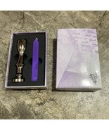 Younique&#39;s Wax Seal Bundle. Includes purple candle and younique stamp - $372.93 MXN