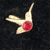 Gold Tone HUMMINGBIRD Broach With Red Stone Crystal Stones - £25.01 GBP