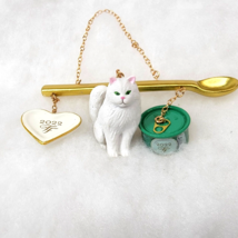 Christmas Cat Ornament Fancy Feast 2022 White Persian Cat Food Can Heart Spoon - £5.93 GBP