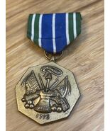 Vintage Military Achievement Medal US United States Militaria KG JD - $271.27 MXN