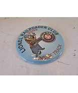 LIONEL RAILROADER CLUB 2002 INSIDE TRACK TIN PIN BUTTON BLUE   H19 - $87.98 MXN