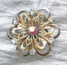 Prong-set Crystal &amp; Red Rhinestone Flower Gold-tone Brooch 1950s vintage 1 1/2&quot; - £9.83 GBP