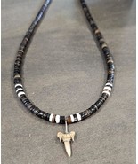 Hawaiian Tropical Black Pen Shell W/ White Clam Shell Beads &amp; Shark&#39;s To... - $445.54 MXN