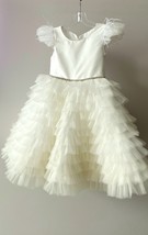 Sweet little girl dress. Ivory color. So beautiful ! - £55.32 GBP+