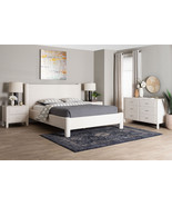 Lilly Modern White Teddy-Bear Fabric Queen Size 4Pc Bedroom Set - $25,567.74 MXN