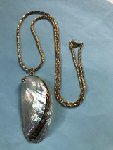 Vintage Long Twist Goldtone Chain w Large Gold-Dipped Polished Iridescent Clam  - £17.79 GBP