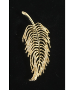 Vintage Large Monet Gold Tone Feather Rope Leaf Brooch Pin Open Work Sig... - $243.66 MXN