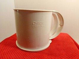 Vintage Pyrex Accessories White Plastic Flour/Powdered Sugar One Handed Sifter - £14.24 GBP