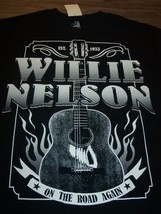 Willie Nelson Guitar Est 1933 T-Shirt Country Mens Medium New w/ Tag - £15.79 GBP