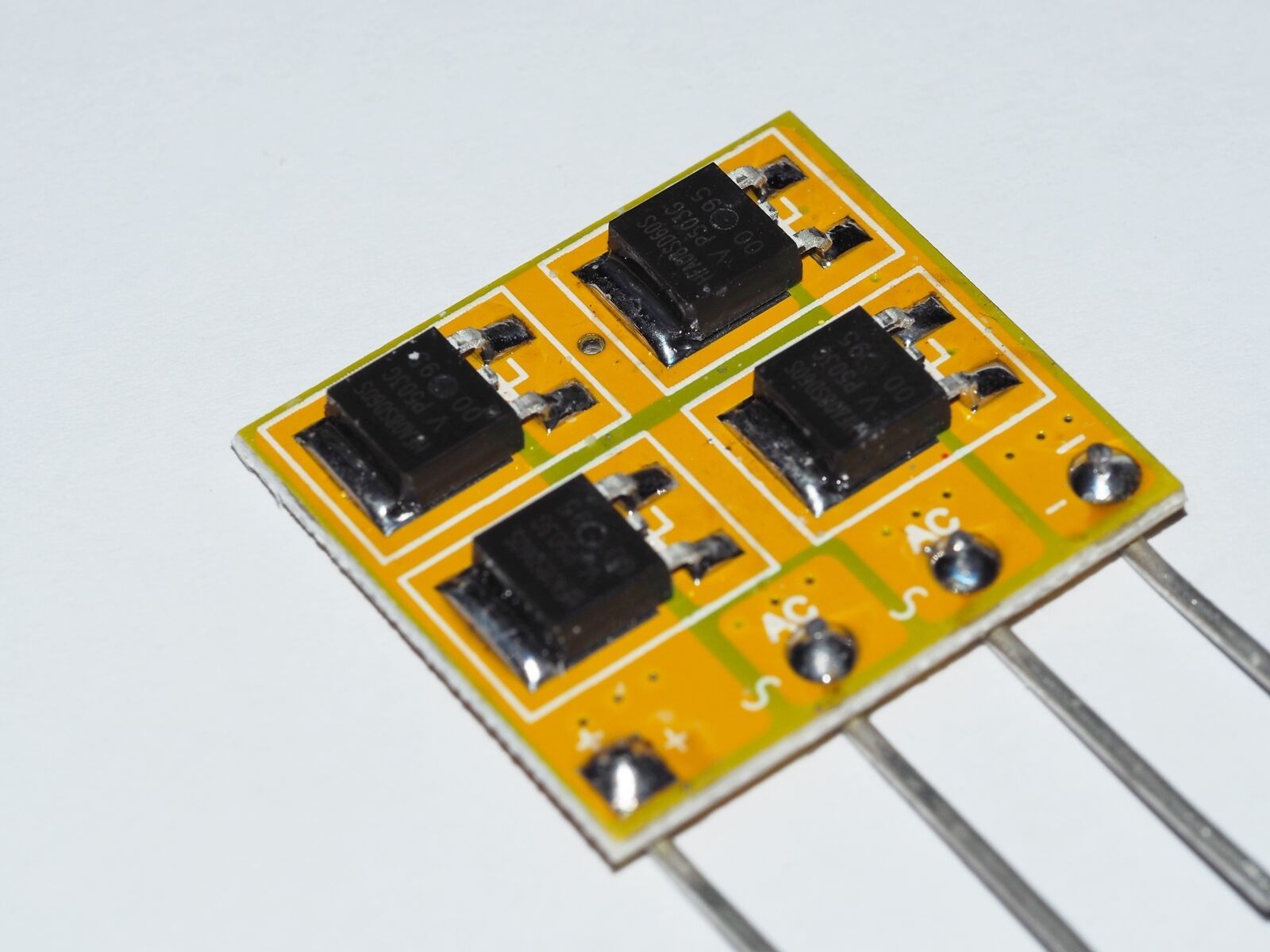 Vishay high speed lowloss diode module for high speed power rectificatio... - $7.69