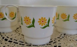 Retro ~ Set of Eight (8) Cups ~ Mugs ~ White Plastic Dishes w/Daisy Design - £17.67 GBP