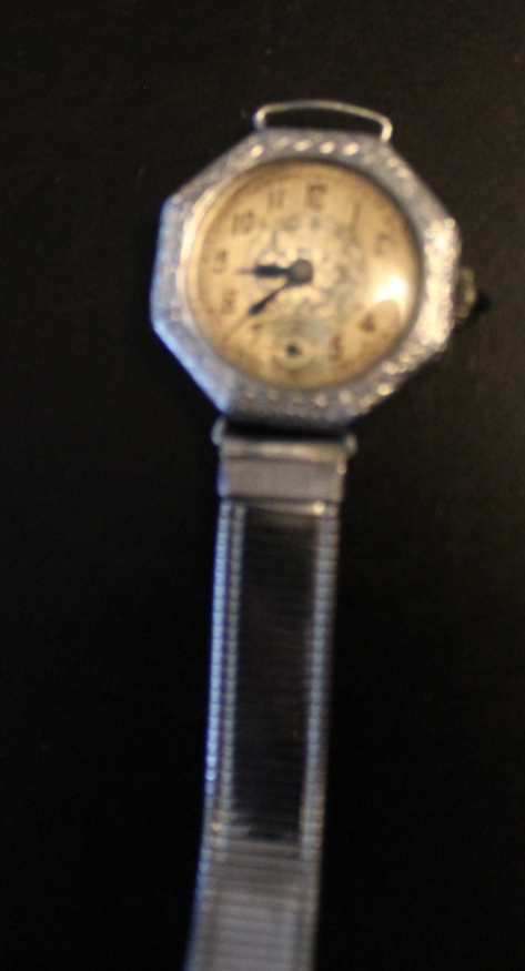 Warwick Art Deco Vintage Ladies Watch - $120.03