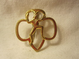Vintage Girl Scouts of America open Emblem w/ Figure Pin: Gold w/ &#39;R&#39; back - £5.88 GBP