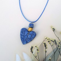 Collier pendentif coeur en céramique bleue et dorée pour femmes, bijoux en... - £47.94 GBP+