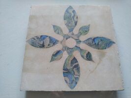 Tile Hydraulic Tile con Drawing Teal mas de 70 Years 20x20x2 CM - $25.58