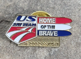 US Ski Team Home of the Brave 2002 Souvenir Travel Skiing Vintage Lapel Hat Pin - £7.98 GBP
