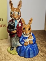 Royal Doulton Family Photograph Bunnykins Figurine DB001 Vintage 1972 - $1,012.18 MXN
