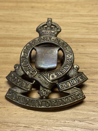 Primary image for Vintage WW2 Birtish Royal Army Ordinance Cap Hat Badge Military Militaria KG JD