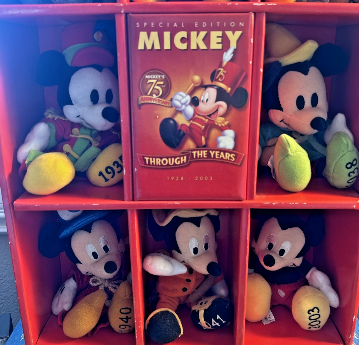 VINTAGE Mickey and Minnie Mouse 75th Anniversary Through the Years Item image 3