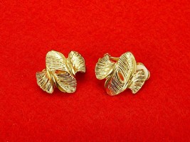 Vintage Costume Jewelry, Gold Tone Clip On Earrings, Textured, Modernist EAR49 - £8.62 GBP