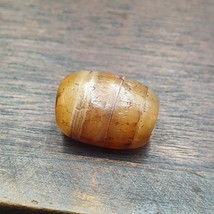 Antique Tibetan Agate Bead: A Rare Gem from the Past 21x15mm JNT-72 - £49.47 GBP