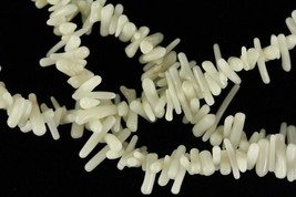Modern ETHNIC Hawaiian Jewelry White CORAL Three Strand Beaded Necklace 16-20&quot; - £23.33 GBP