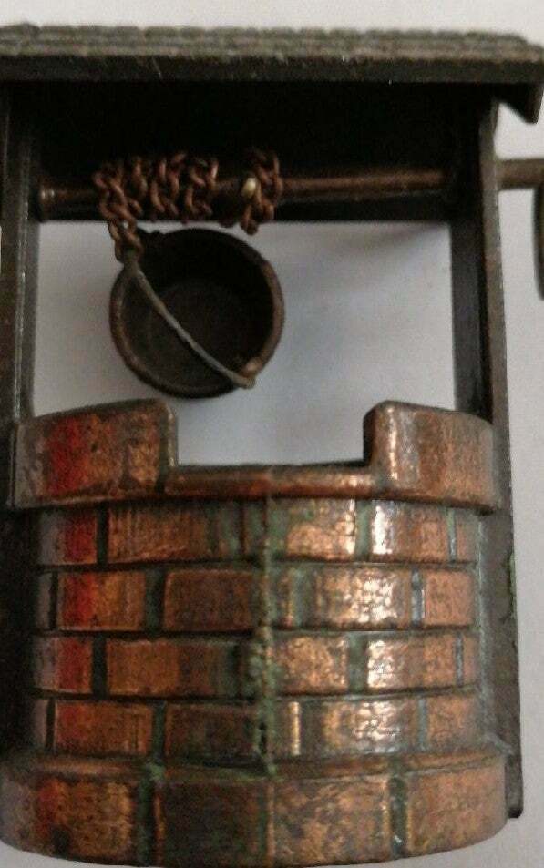 WISHING WELL DIE CAST 1976 BY DUNHAM, INC.  MINIATURE WITH TURNING BUCKET - $14.55